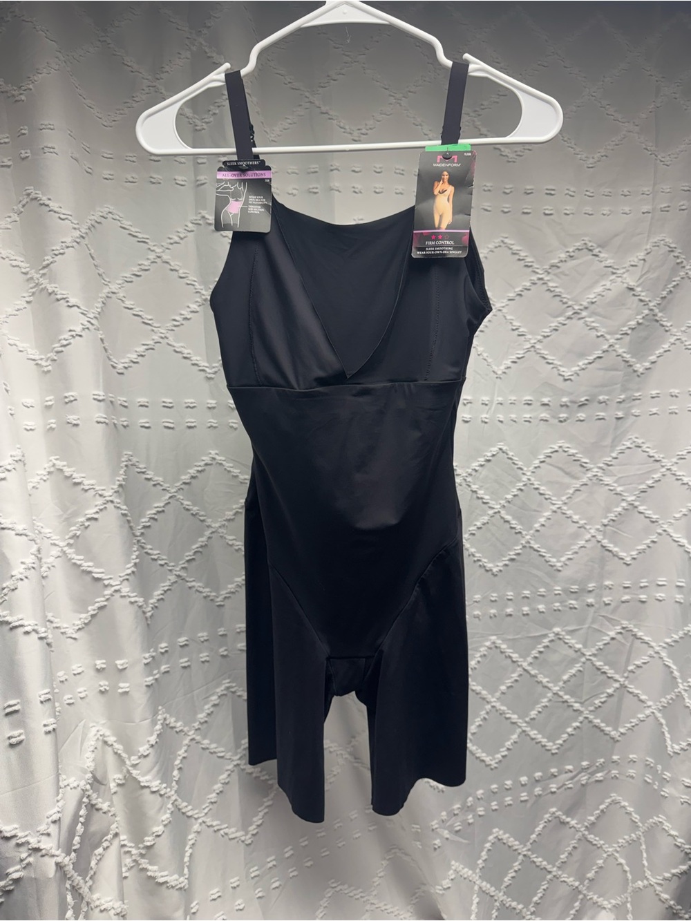 Maidenform Sleek WYOB
Singlet Smoothing Black Firm
Control Bodysuit Size Large